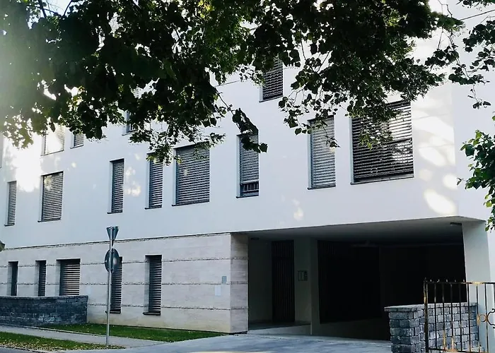 Atrium Mit Panoramaterrasse Und Tiefgarage アパート