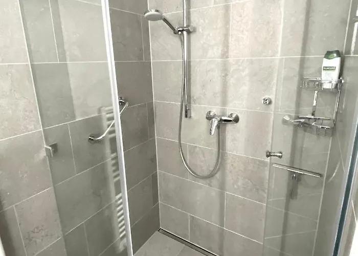 Atrium Mit Panoramaterrasse Und Tiefgarage