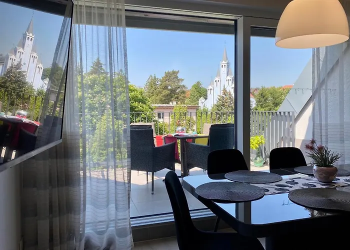 Atrium Mit Panoramaterrasse Und Tiefgarage