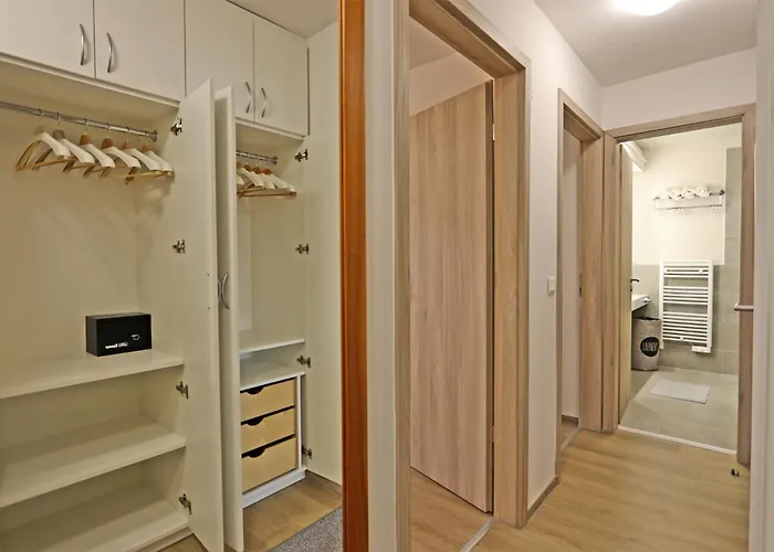 Atrium Mit Panoramaterrasse Und Tiefgarage ヘーヴィーズ